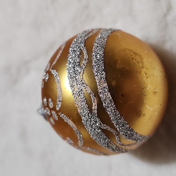 VINTAGE CHRISTMAS DECORATIVE ORNAMENTS FOR CHRISTMAS TREE / BASKET - Picture 4 of 9